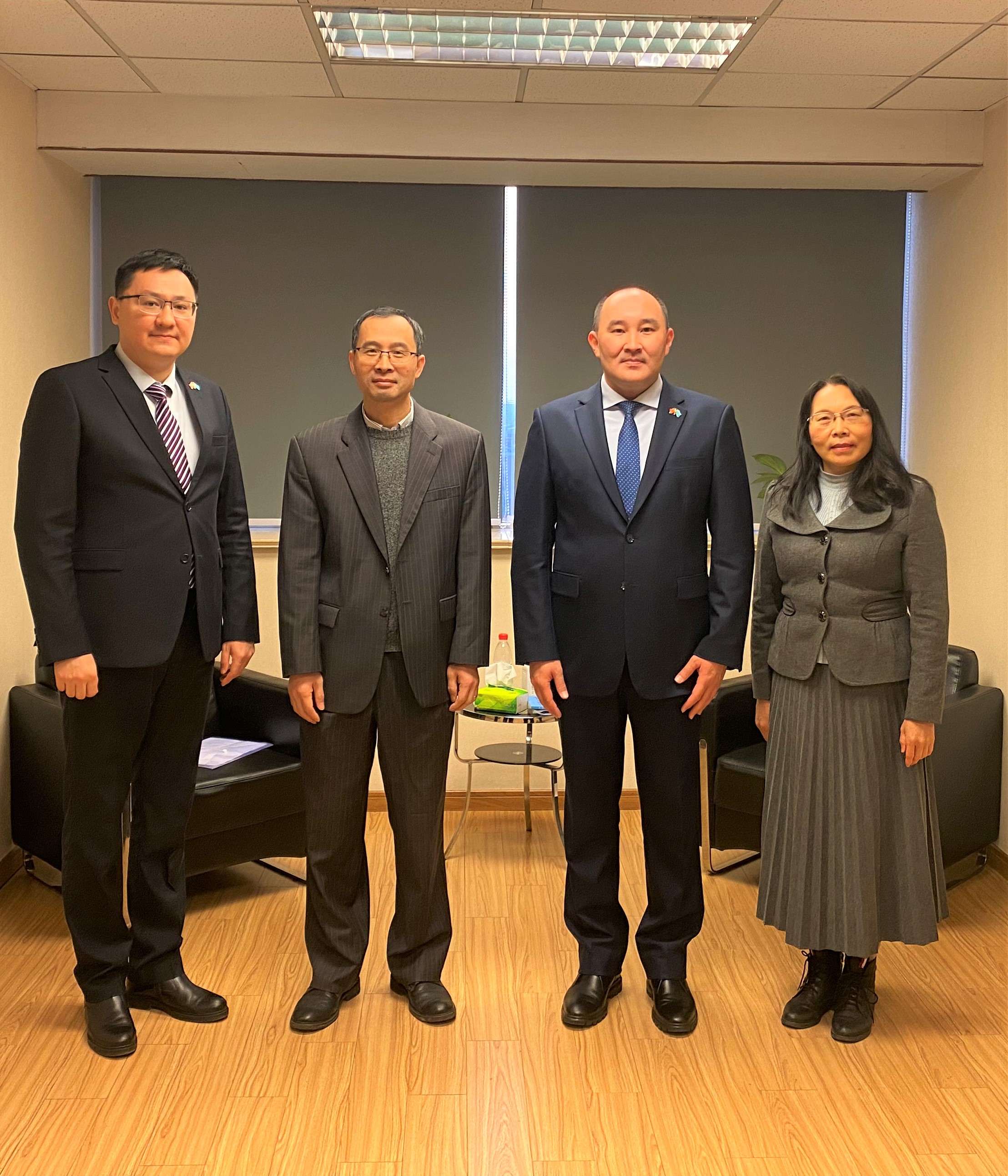 Генеральный консул Казахстана в Шанхае встретился с руководством Восточно-китайского педагогического университета