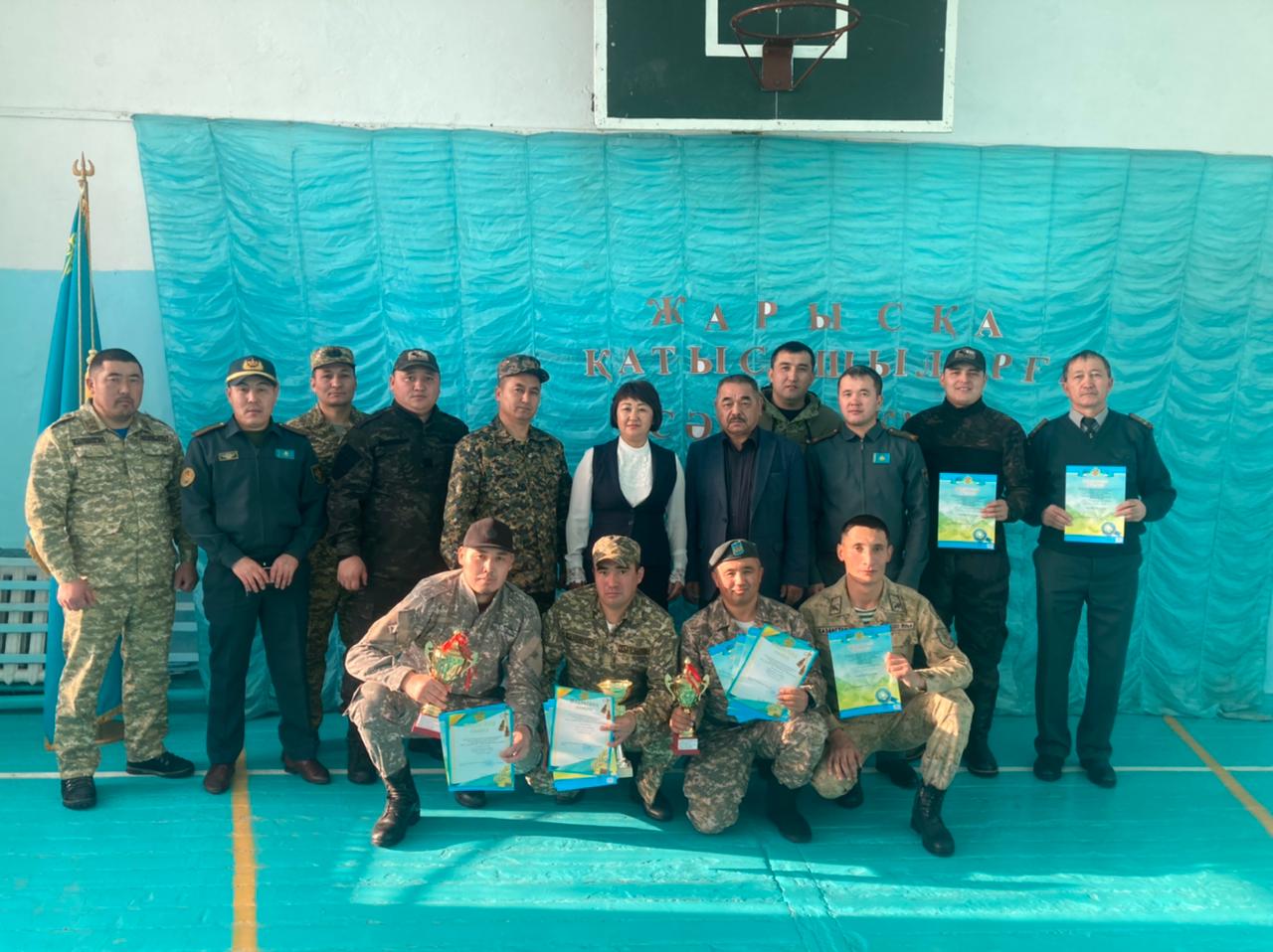 Томпақ әпкесі абайсызда ағасының жыныс мүшесін көріп қалады