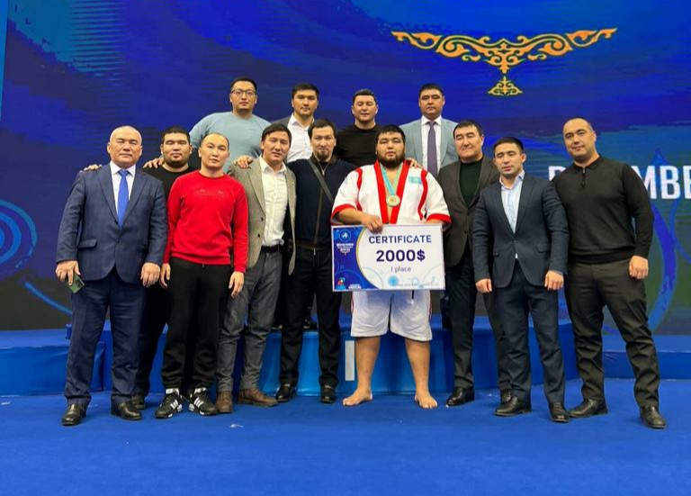 Нұрдәулет Жарылғапов қазақ күресінен Әлем чемпионы болды