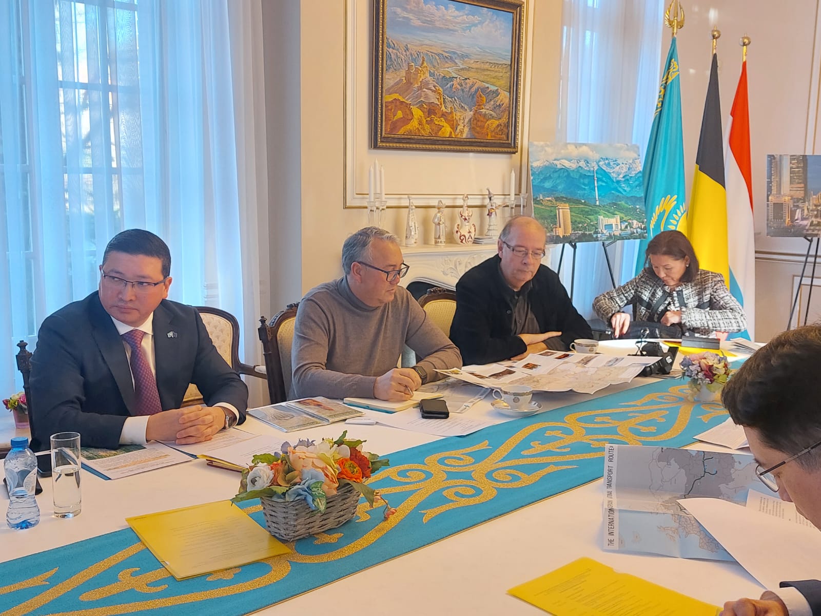 Round table on tourism opportunities in Kazakhstan held in a hybrid format for Belgian and Luxembourg tourists