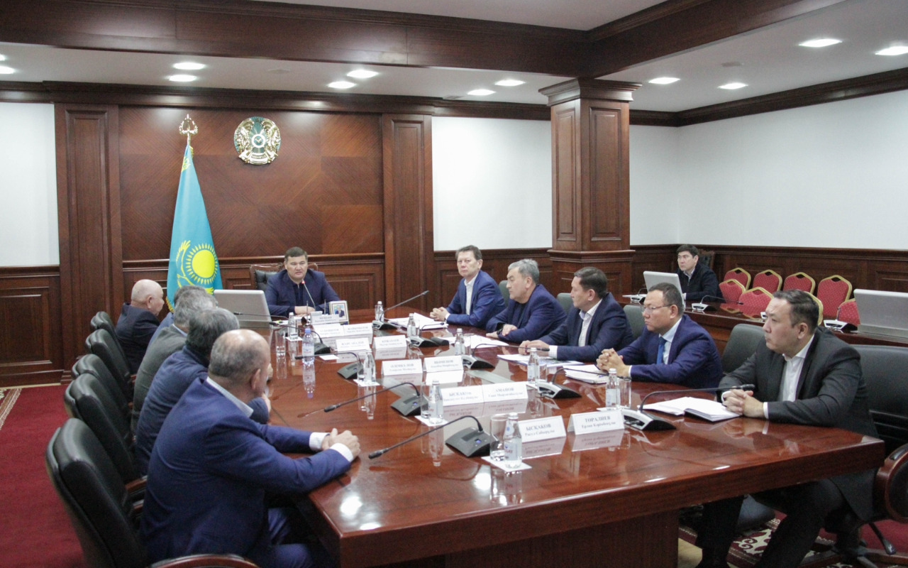 Облыс әкімі құрылысшылармен кездесіп,  жаңа жобалар туралы пікірлесті