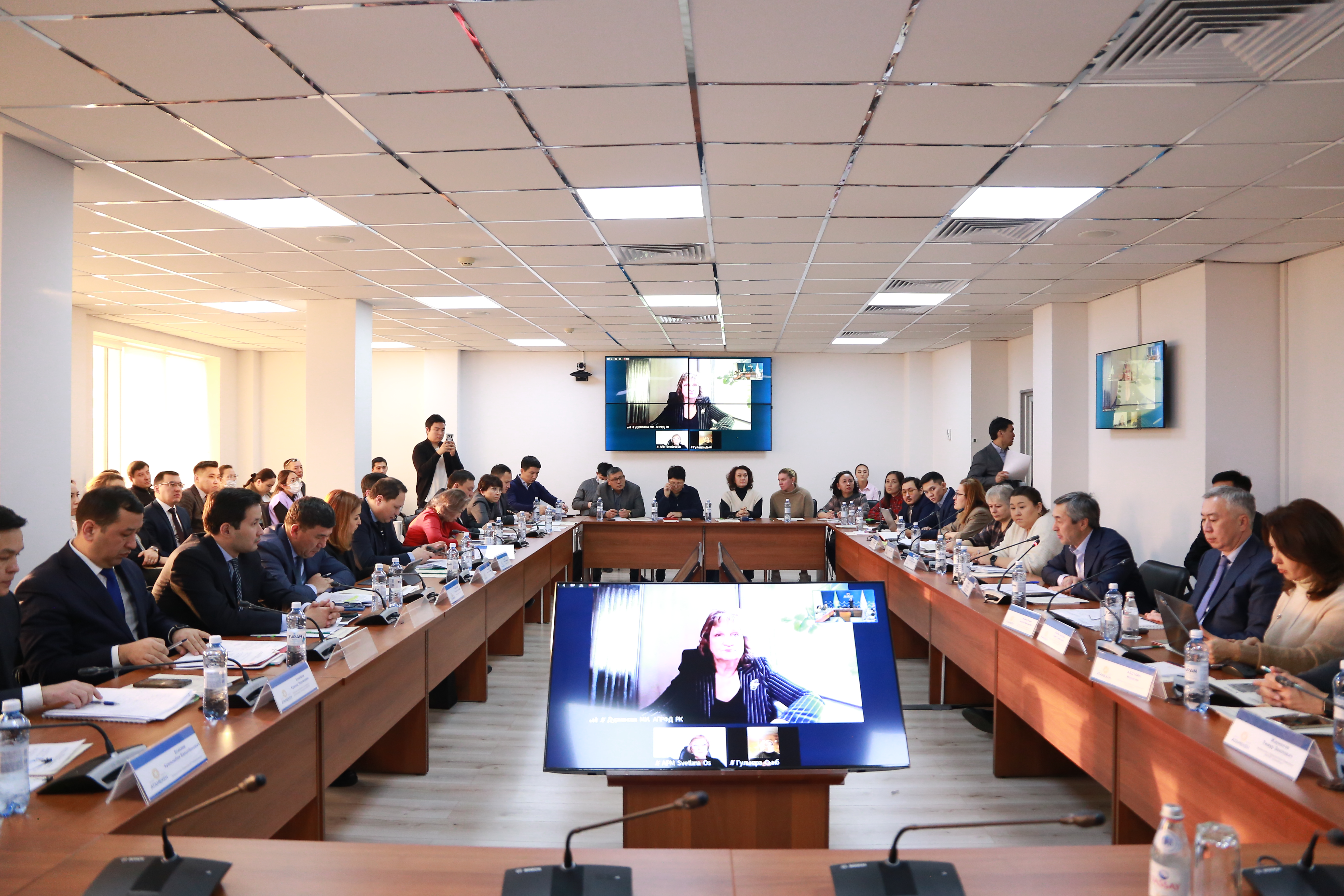 Серик Жумангарин: маркировки упакованной воды и напитков не будет