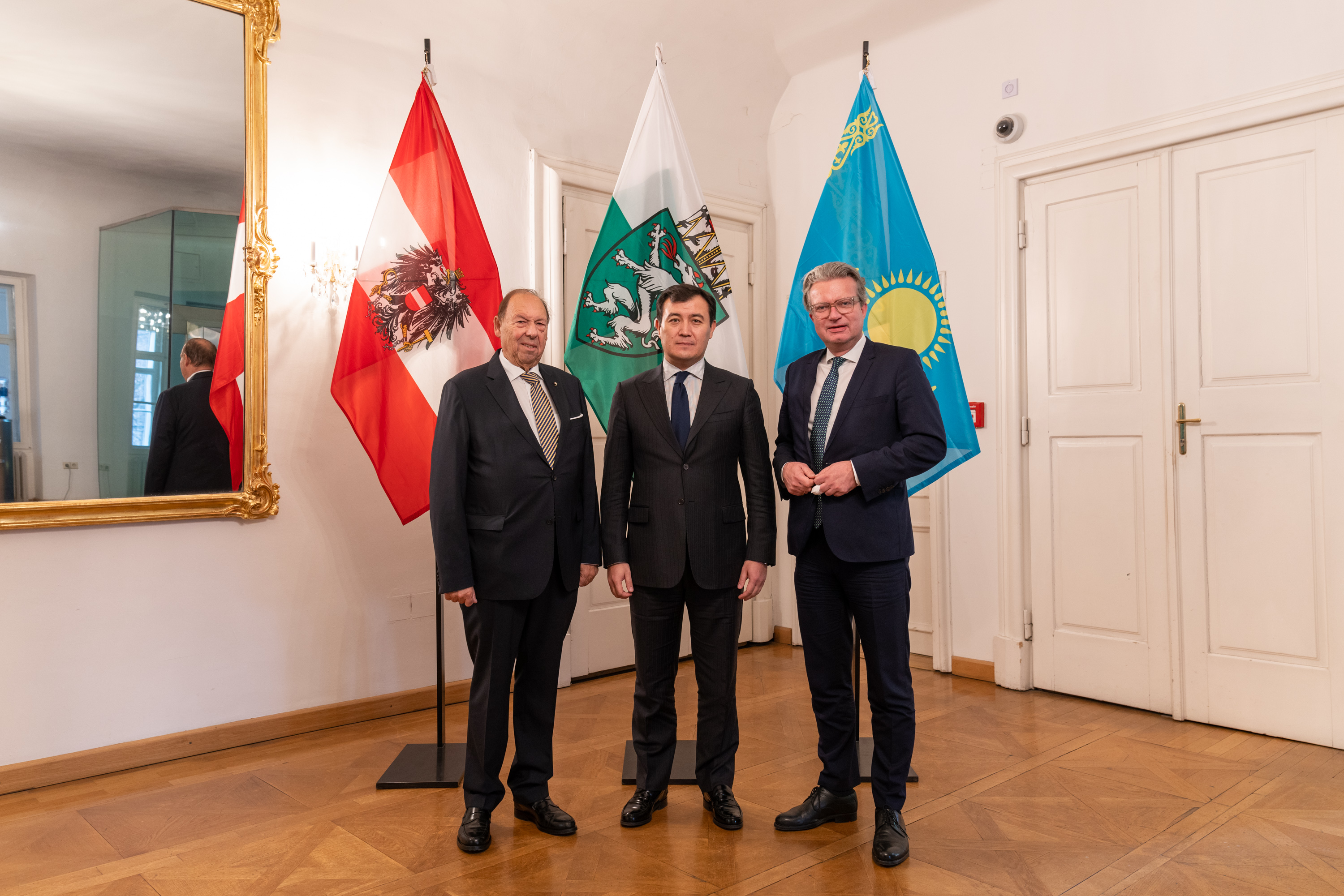 Botschafter der Republik Kasachstan in Österreich Alibek Bakajew besucht das Bundesland Steiermark