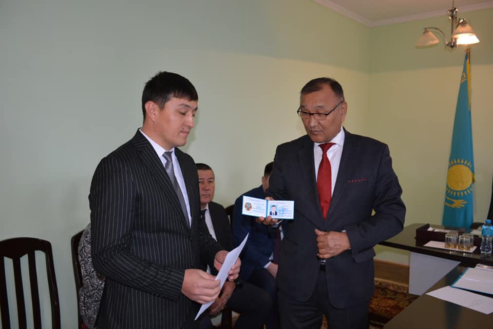 Жас қызы мен әкесі секс