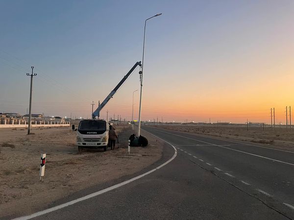 Құрық ауылының кіре беріс жолдарына жарық шамдарын орнату жұмыстары басталды