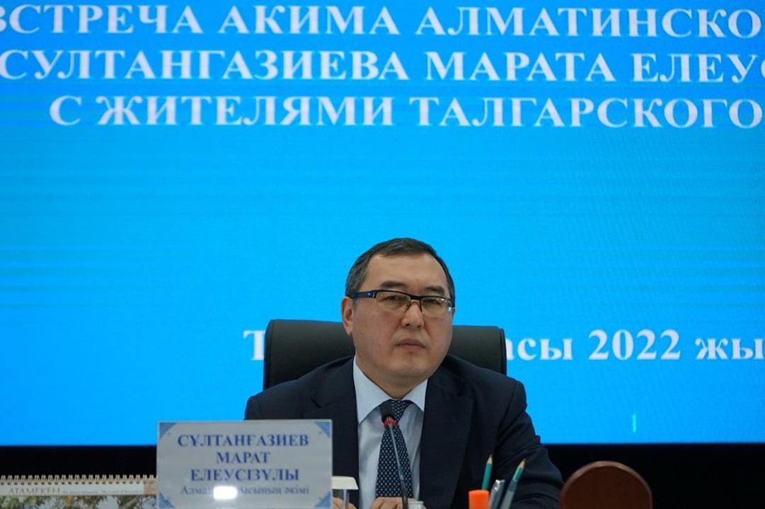 In the assembly hall of Talgar College of Agribusiness and Management named after M. Beisebayev, Akim of Almaty region Sultangaziev Marat Eleusizovich met with residents of Talgar district.