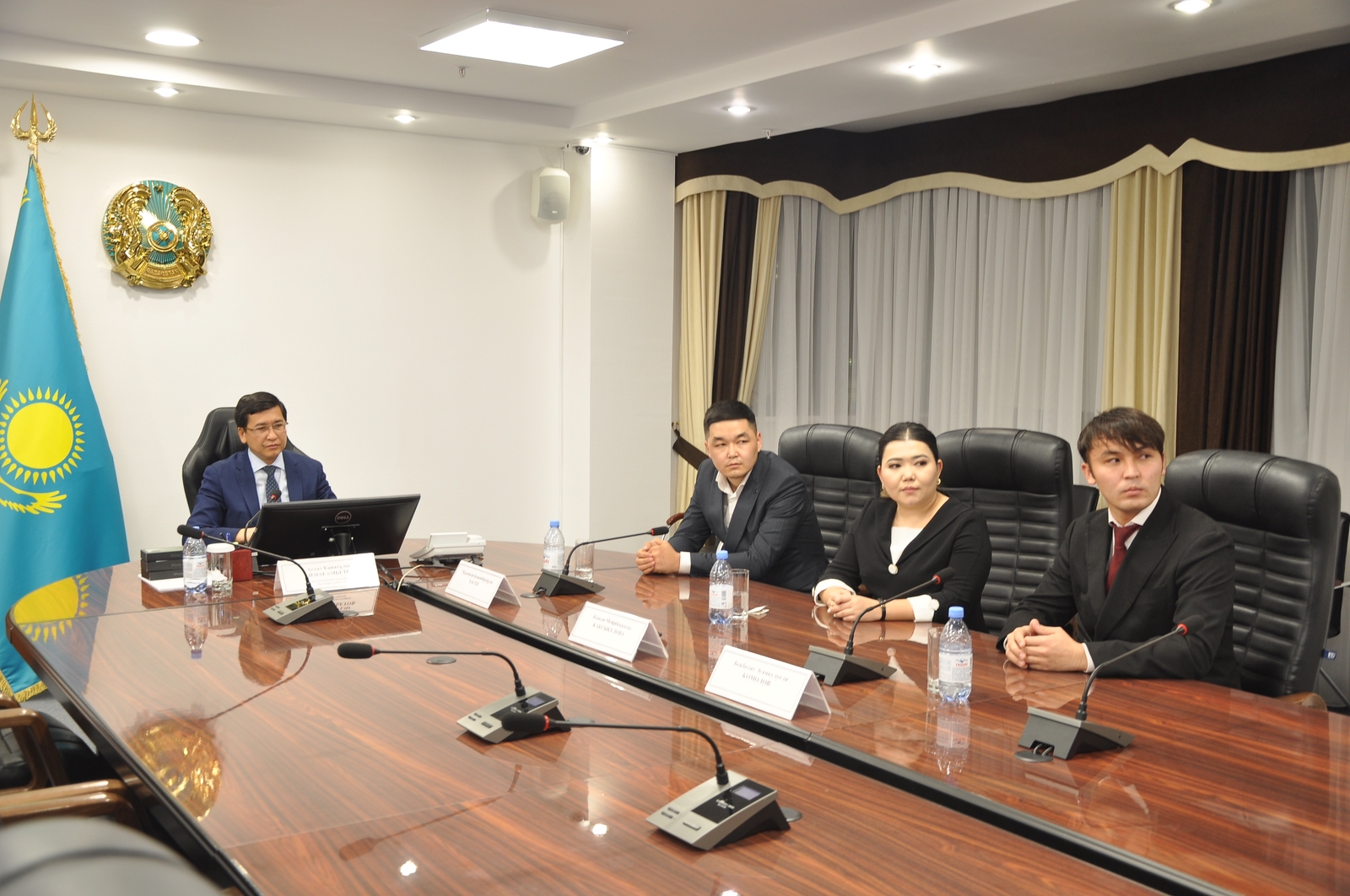 2022 жылы 22 желтоқсанда Алматылық мұғалімдер Жансая Жақсылықова мен Хасен Мұхамади ҚР Оқу-ағарту министрі А.Аймағамбетовпен кездесті