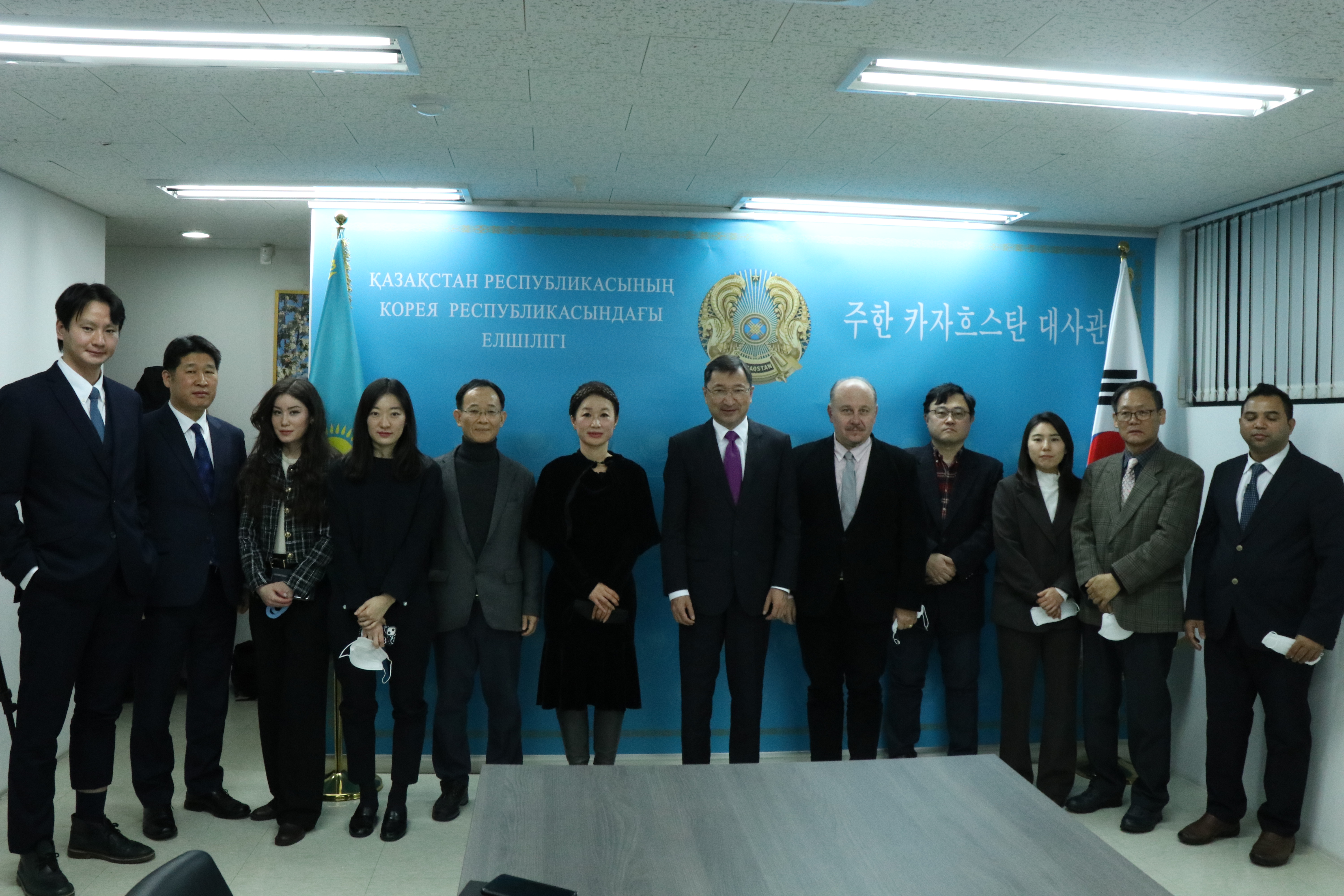 서울에서 양국 수교 30주년을 기념하는 라운드 데이블이 열렸습니다