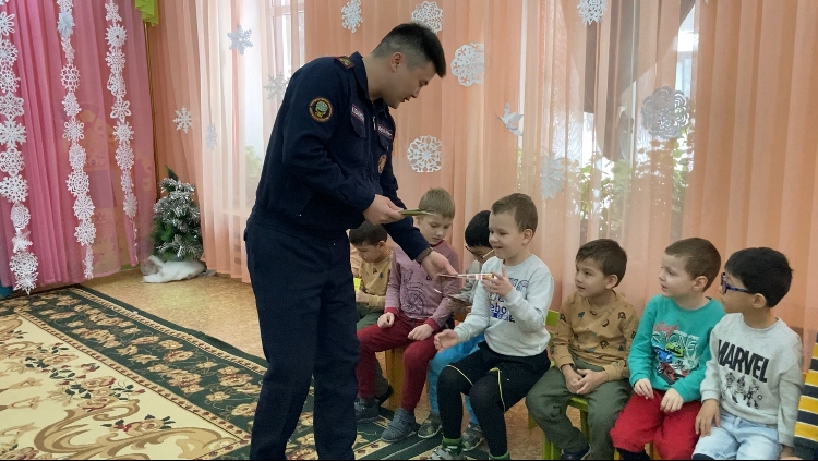 Новый год и пиротехника: алматинские спасатели обратились к горожанам
