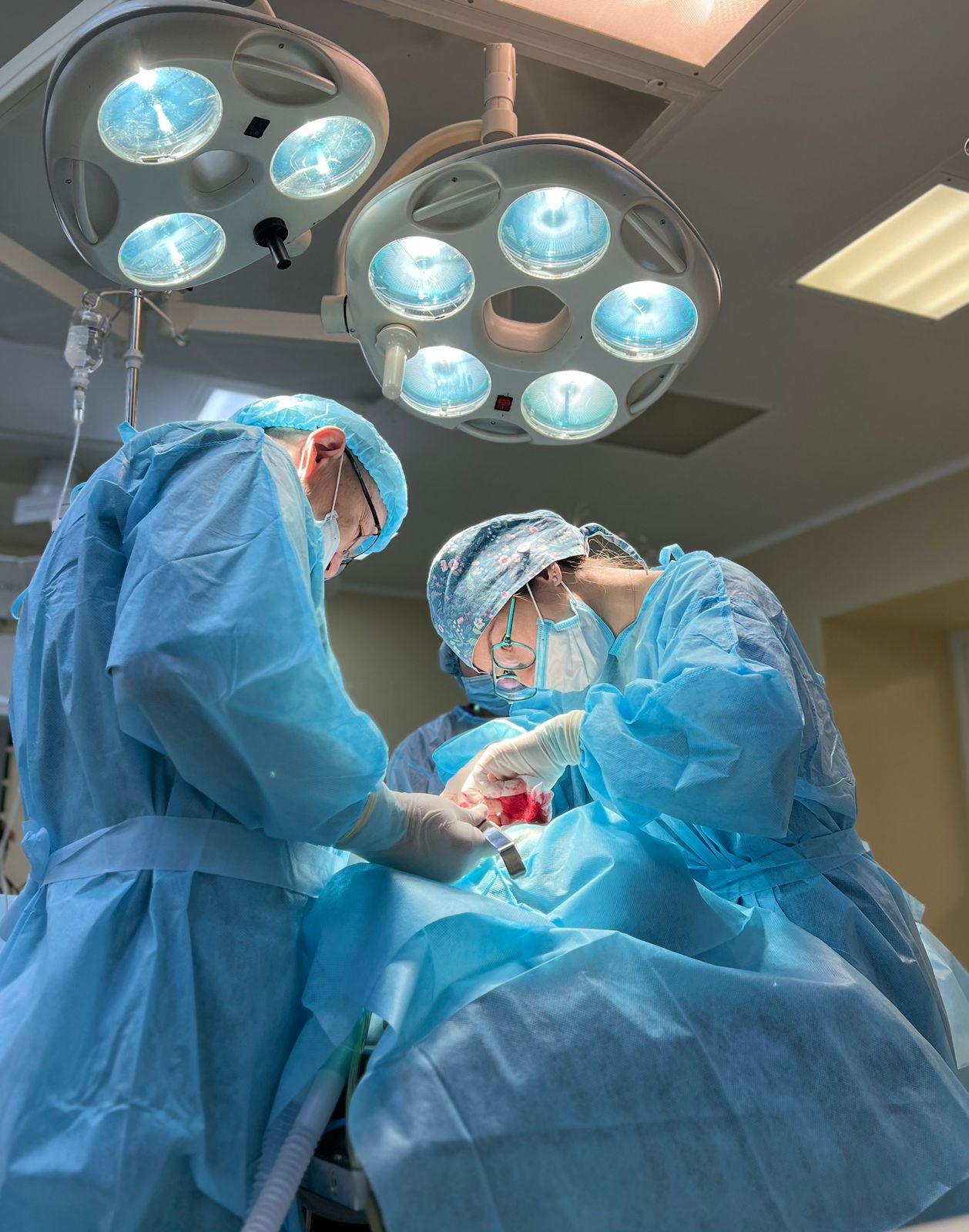 Столичные врачи спасли жизнь 28-летней девушке с флегмоной после удаления зуба