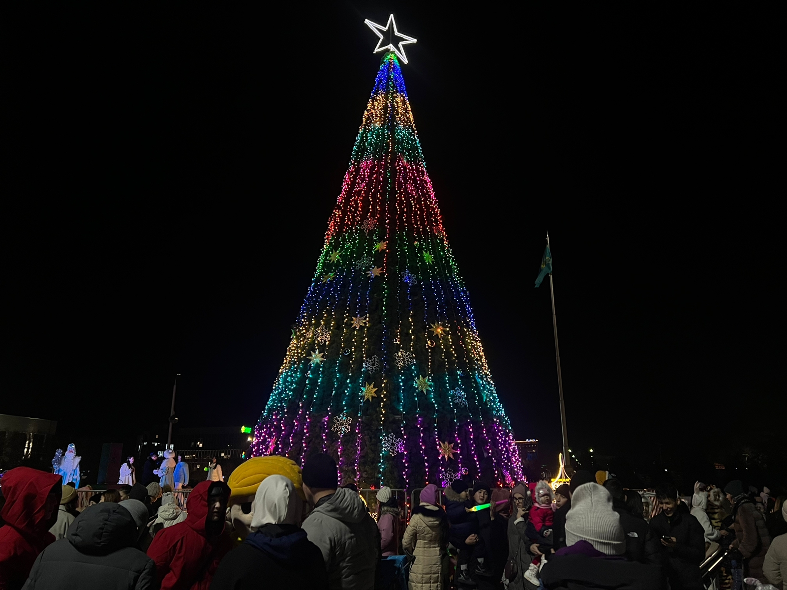 A New Year tree was lit in Aktau
