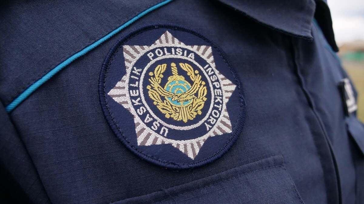 Ақмола полицейлері ҚР аумағында болу мерзімін бұзған Өзбекстанның екі азаматын елден шығарды