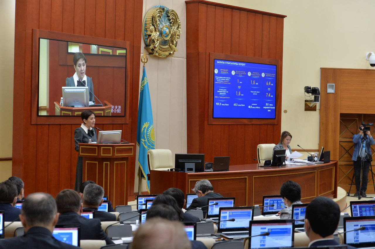 Т. Дүйсенова депутаттарға әлеуметтік сақтандыру және зейнетақымен қамсыздандыру жүйесіндегі өзгерістер туралы айтты