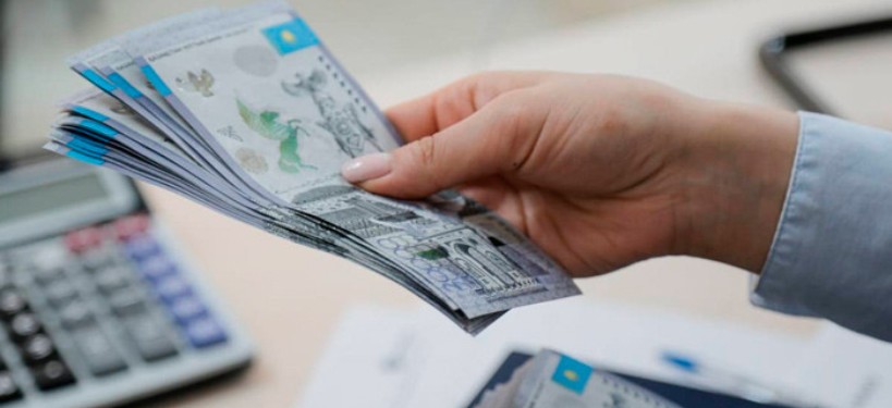 Порно сперму сперму ішке Қызғылт бикинидегі балапандардың порно фотолары