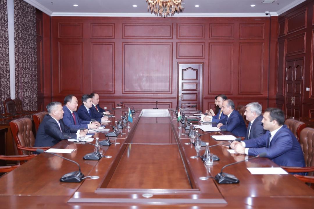 Казахстан и Таджикистан провели межмидовские консультации