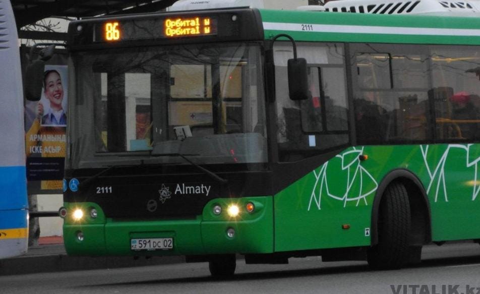 Алматы автобус 2024. Автобусы Алматы. Общественный транспорт в Алма Ате. Маршрутки Алматы. 101 Автобус Алматы