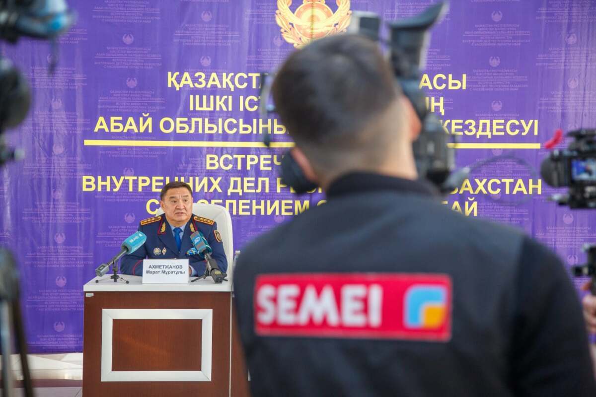 Министр внутренних дел ответил на вопросы жителей области Абай