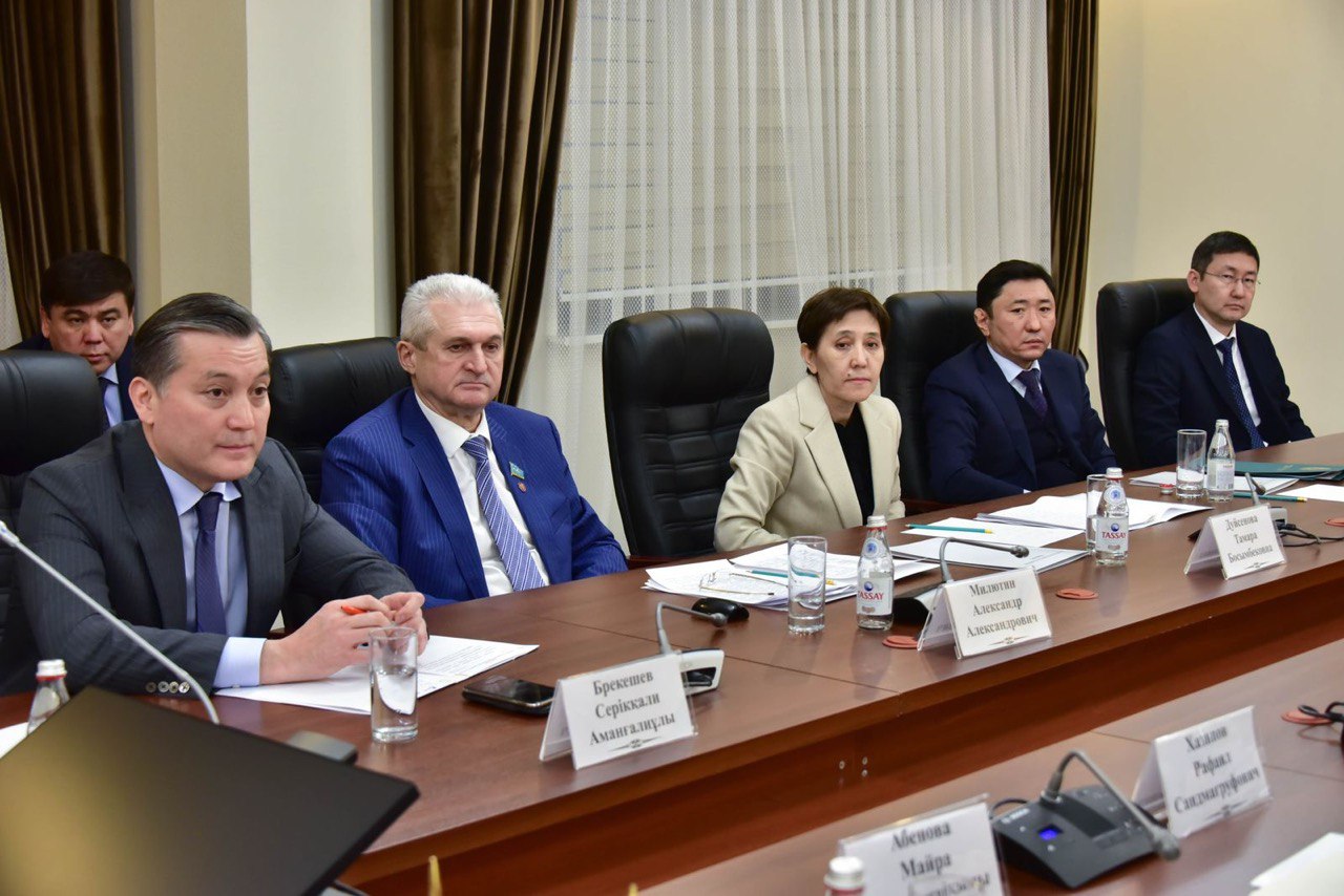 Семей полигонынан зардап шеккендерге көмек