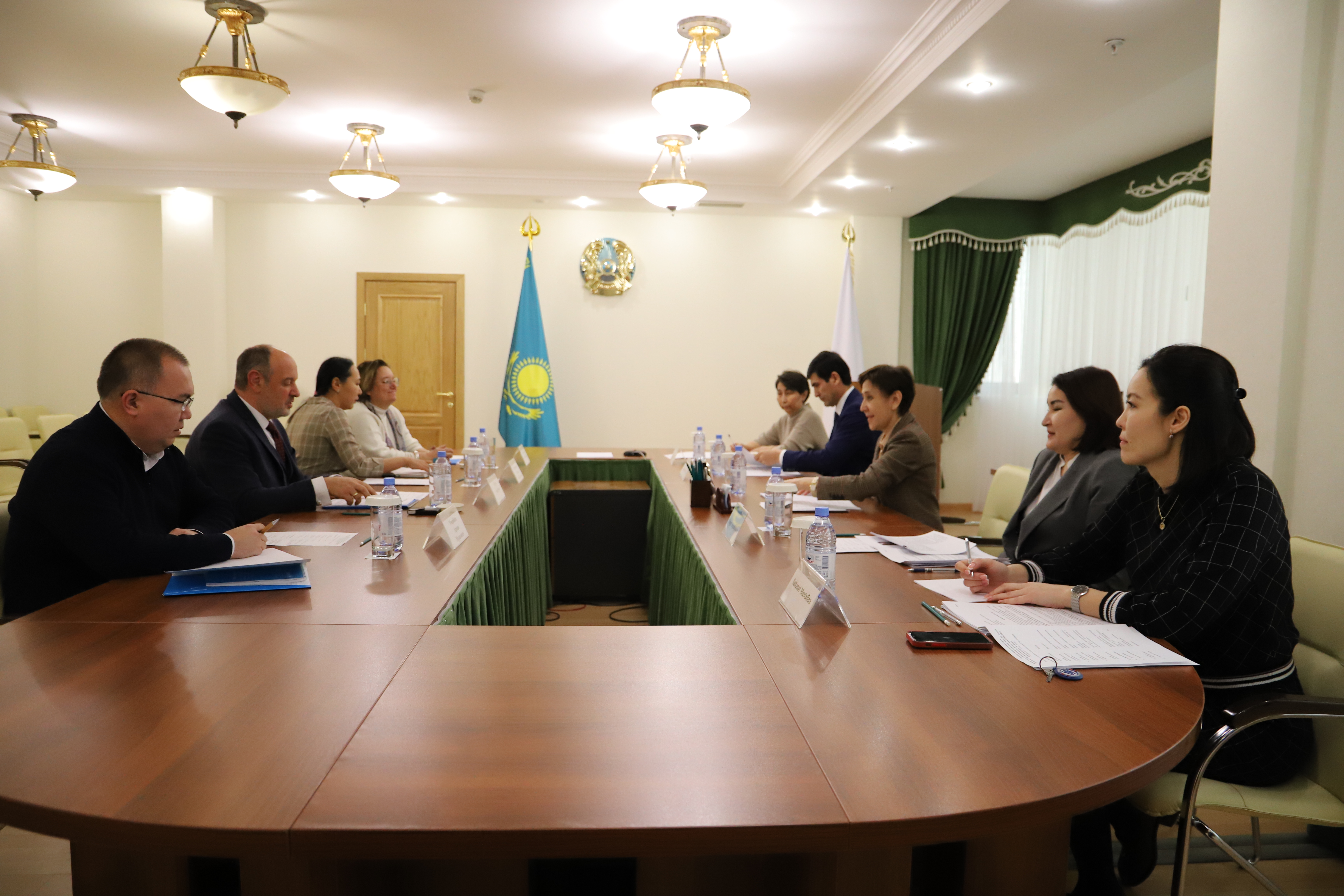 Глава МТСЗН провела встречу с представителем ЮНИСЕФ