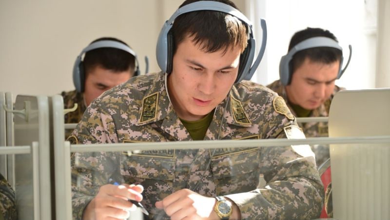 Казахстанские миротворцы проходят языковое обучение