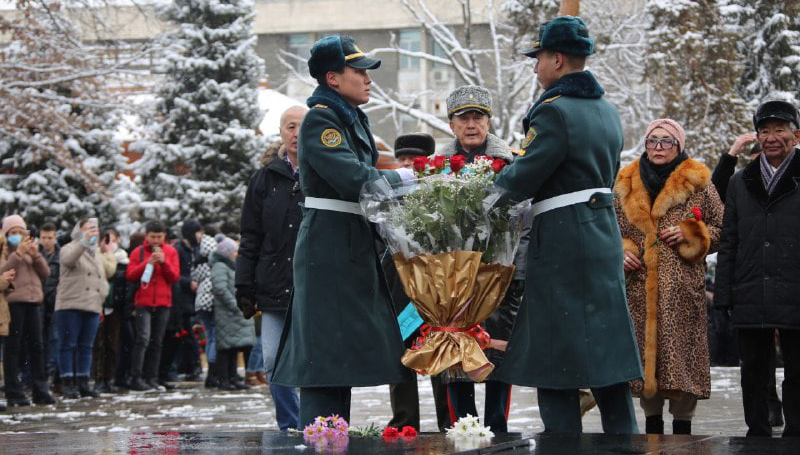 Военнослужащие почтили память воинов-афганцев