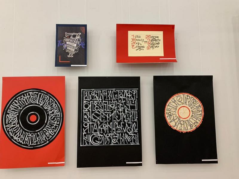 Гинекологтың емханадағы қабылдауы туралы жасырын камераның нағыз порно видеосы.