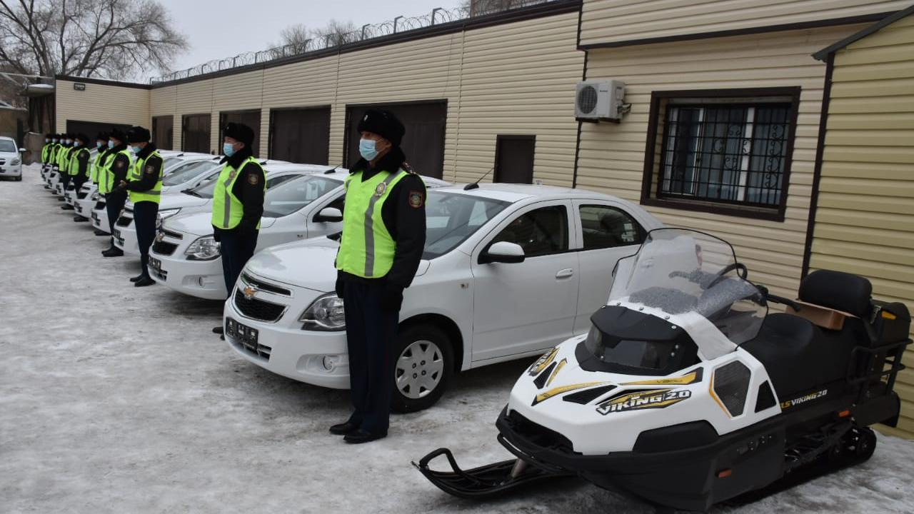 68 машин и снегоходов подарили полицейским Карагандинской области