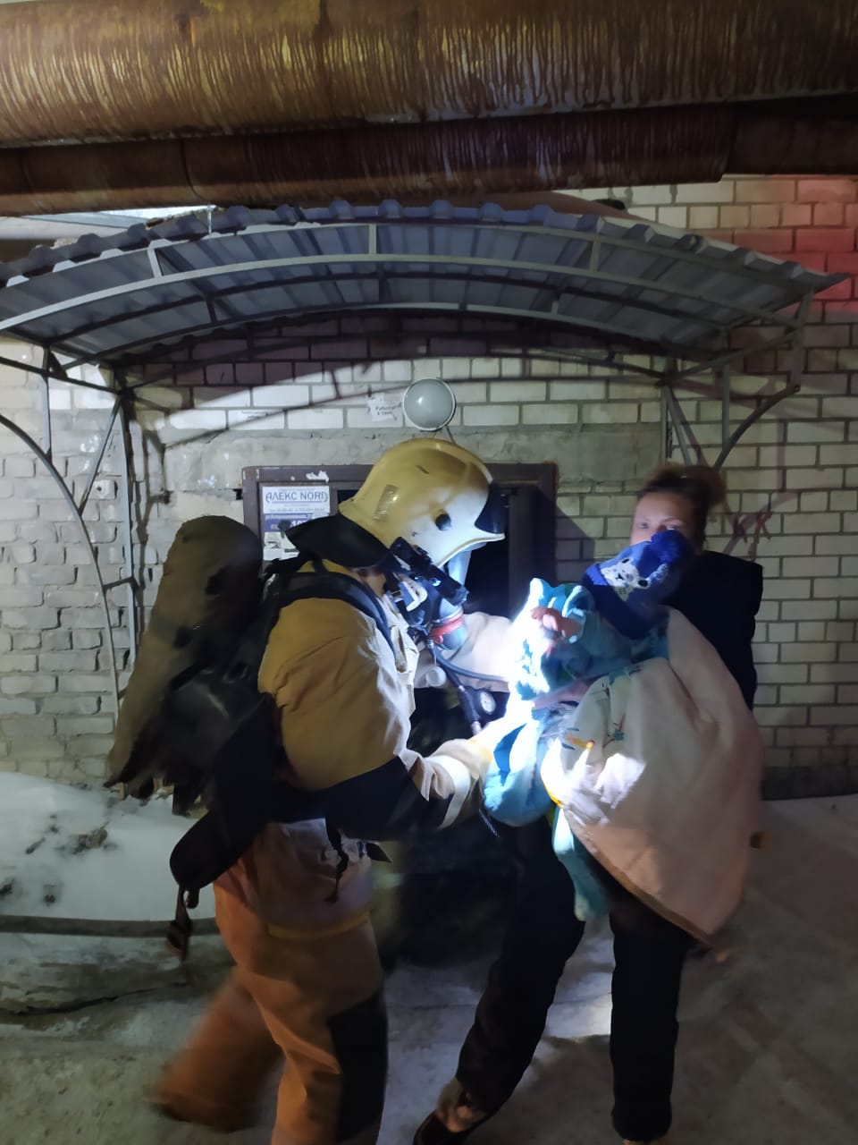 Огнеборцами Северо-Казахстанской области спасено и эвакуировано 27 человек