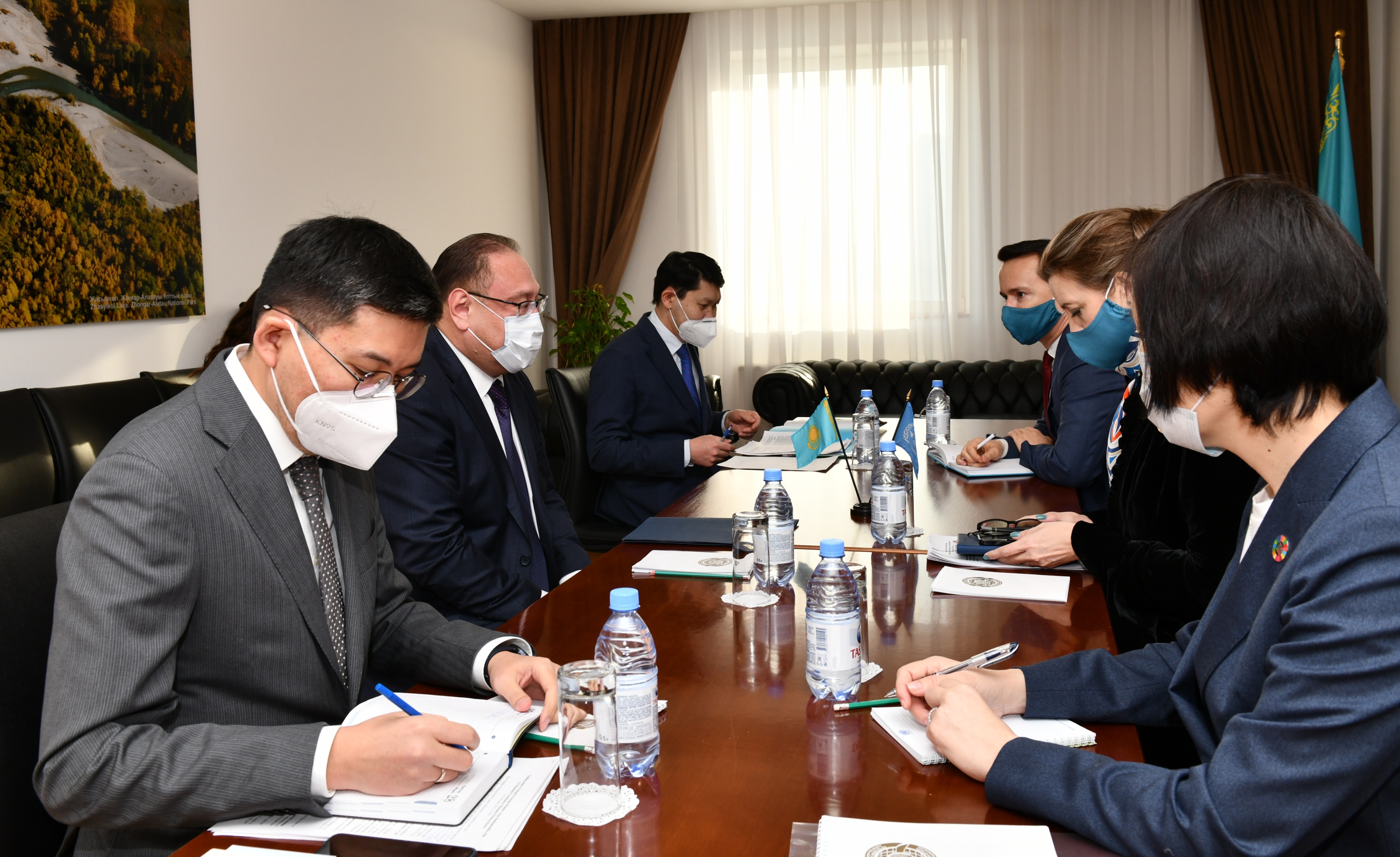 Заместитель министра иностранных дел Казахстана встретился с главой офиса ООН в Казахстане