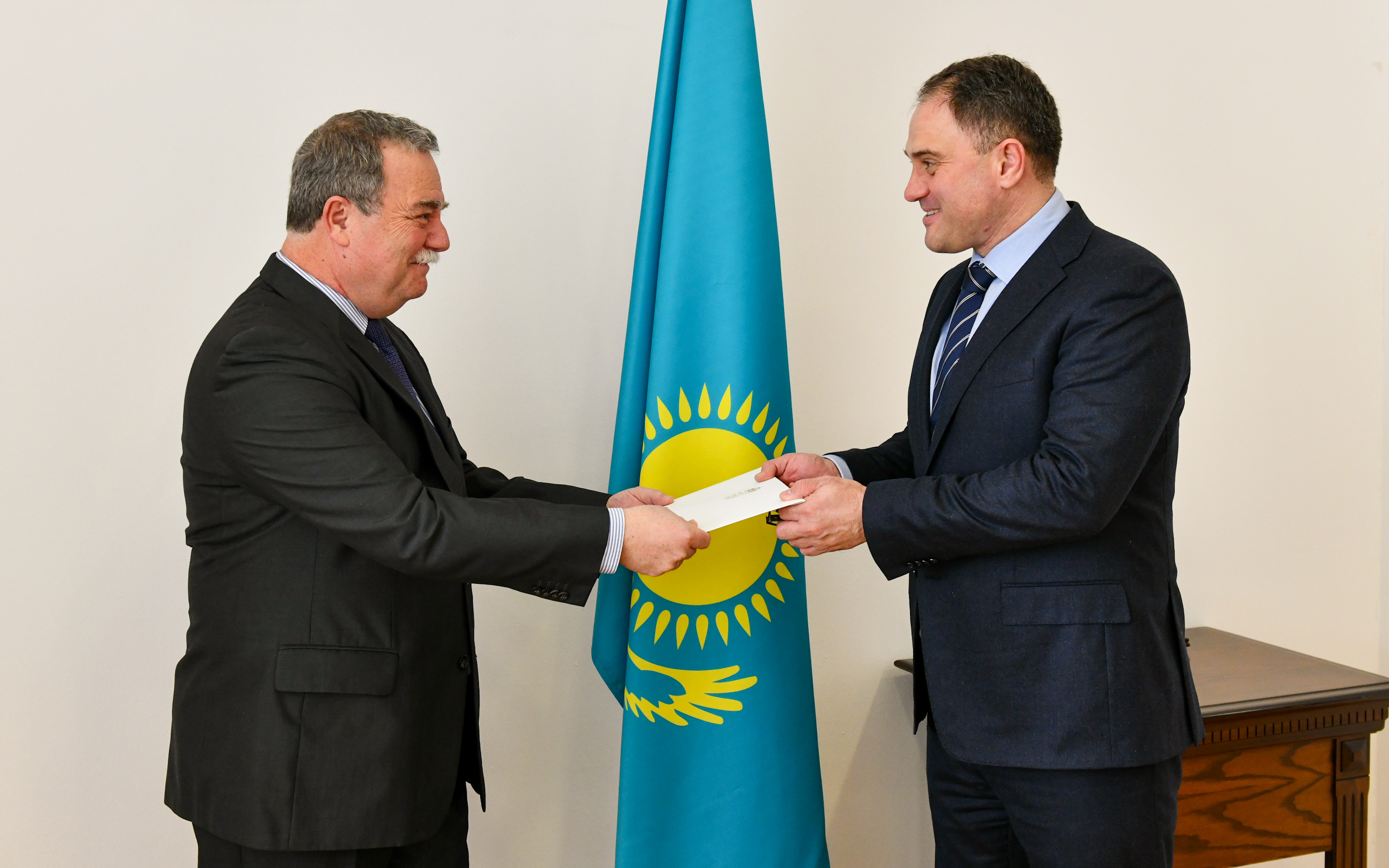 Deputy Foreign Minister received copies of credentials from new Ambassador of Hungary