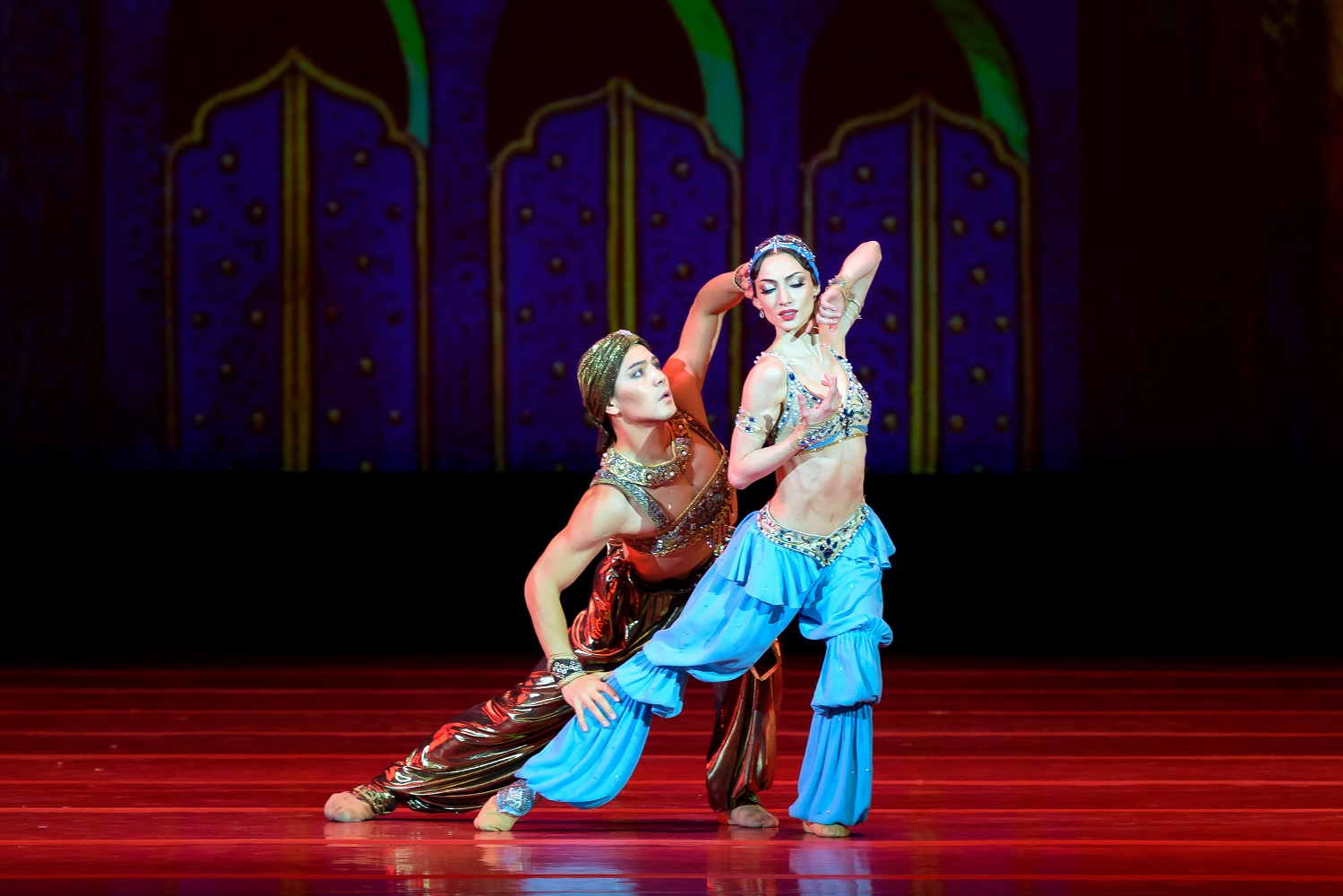 Бақтияр Адамжан мен Анастасия Заклинская әлем балет жұлдыздарының гала-концертінде өнер көрсетті