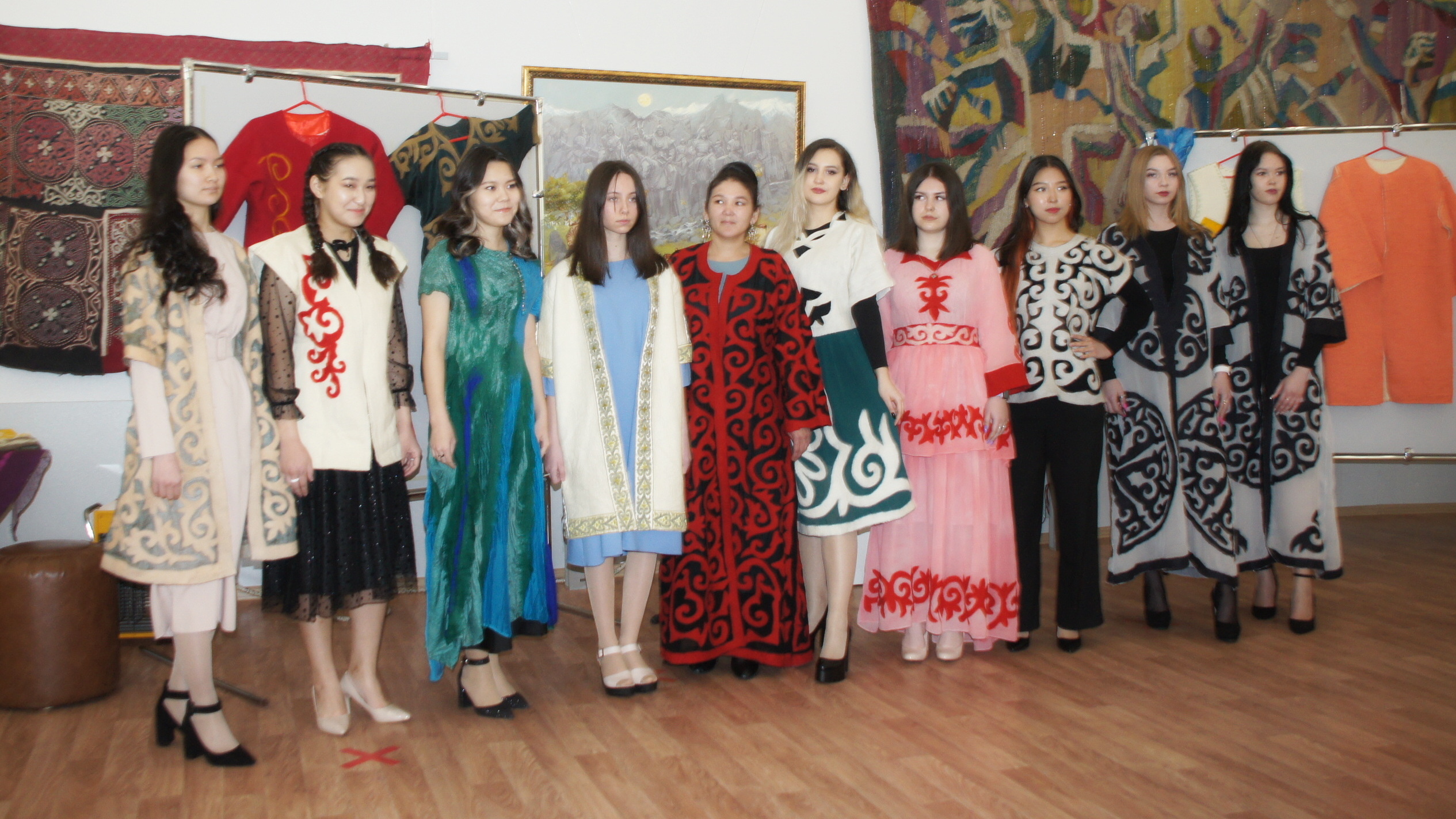 Азиатский құсу сілекейлі порно