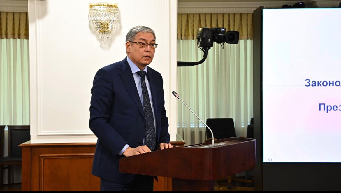 Министр юстиции выступил на заседании Правительства по вопросу реализации Послания Президента