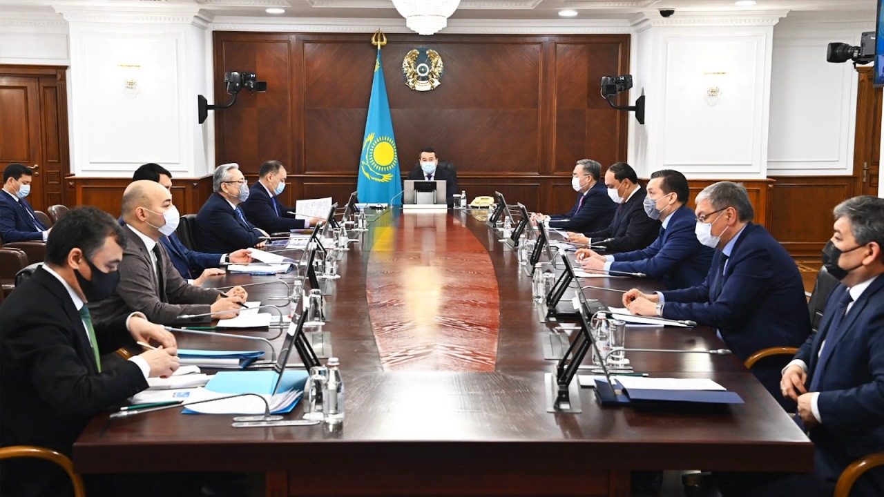 Ербол Қарашөкеев Үкімет мүшелеріне Президенттің тапсырмаларын орындау бойынша қабылданып жатқан шаралар туралы баяндады