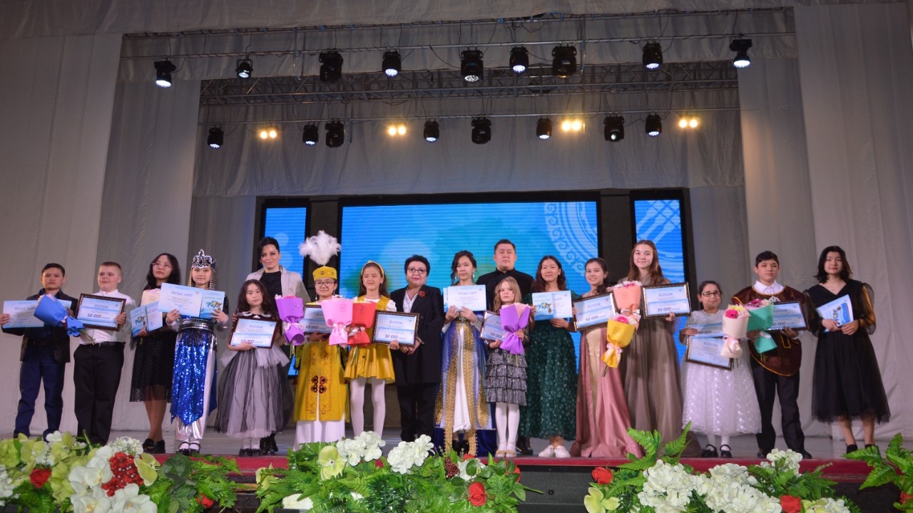 Гран-при конкурса патриотической песни среди детей выиграла одиннадцатилетняя карагандинка