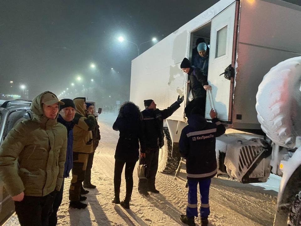 Оперативный штаб МЧС: за сутки спасено и эвакуировано 814 человек, из них 101 детей и 3 беременных женщин