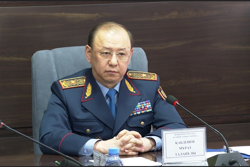 Главный полицейский Туркестанской области провёл отчетную встречу с населением в онлайн-режиме