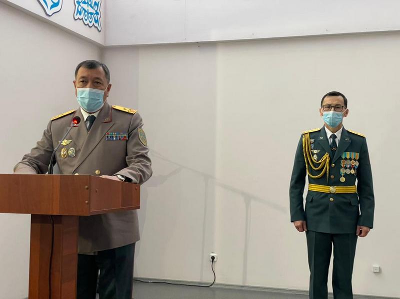 Меган Фокс порно онлайн Мені қара жігіт сиқты