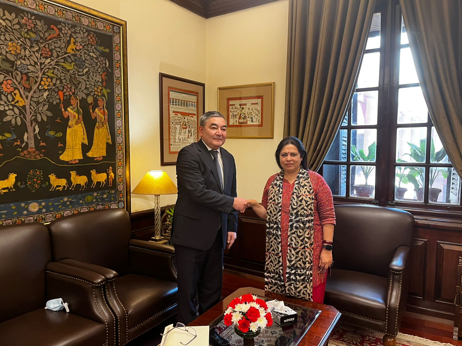 Қазақстан Елшісі Үндістанның Сыртқы істер және мәдениет министрімен кездесу өткізді
