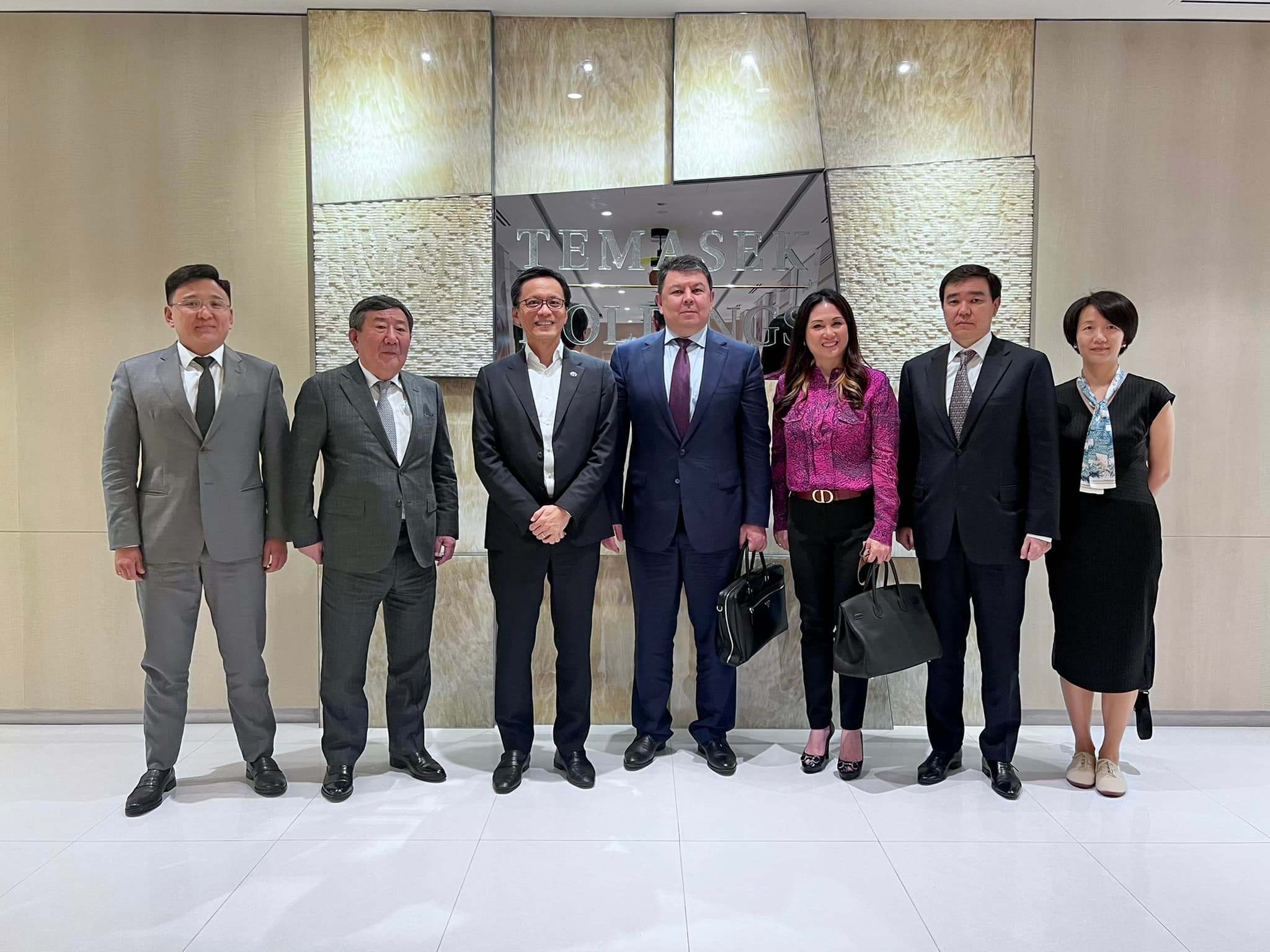 Governor of the Almaty Region and Ambassador visited the central office of the Temasek holding