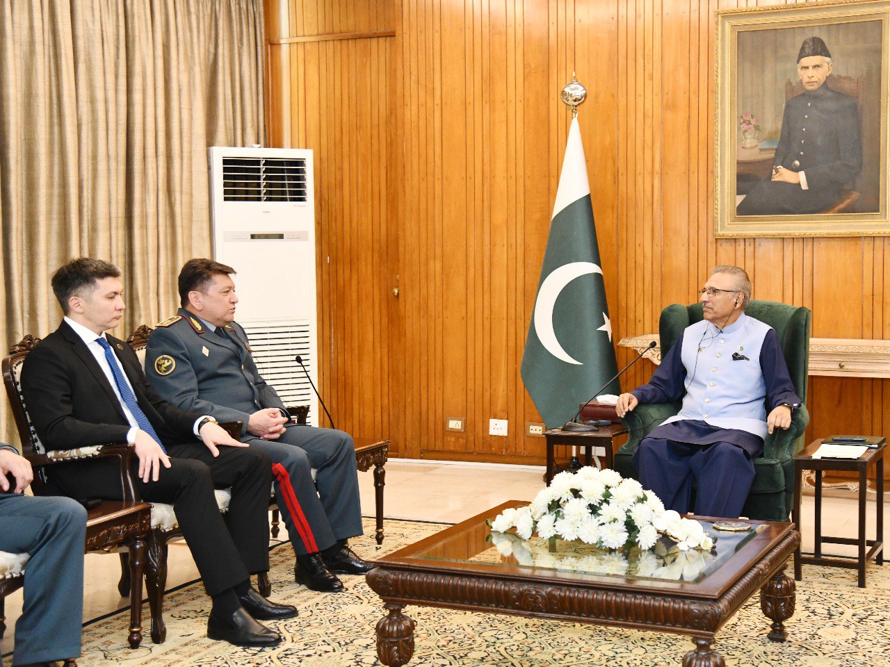Начальник Генерального штаба Вооруженных сил Казахстана встретился с Президентом Пакистана