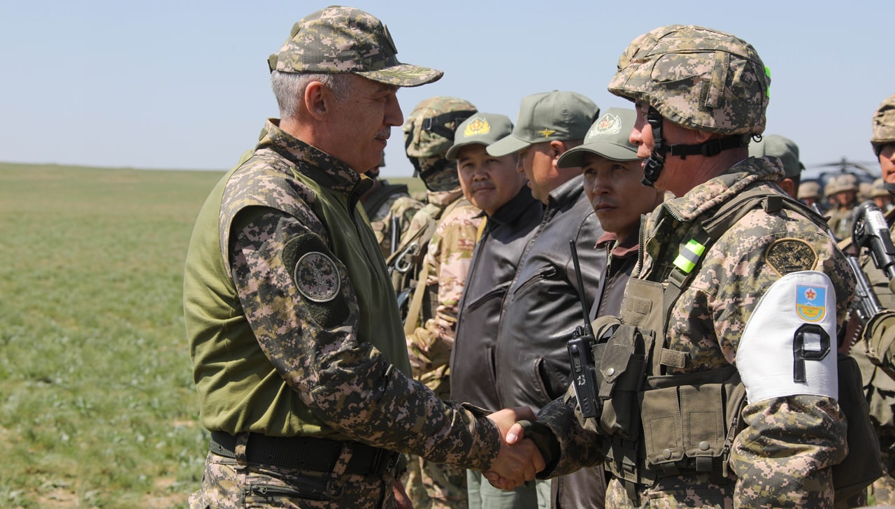 Министр обороны посетил Алматинский, Гвардейский и Сарыозекский гарнизоны