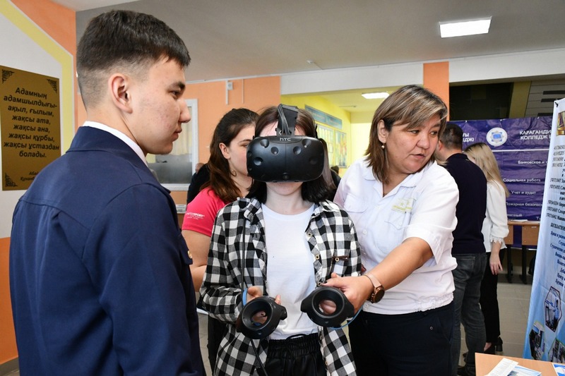 More than 300 schoolchildren of the Osakarovsky district took part in the fair of professions