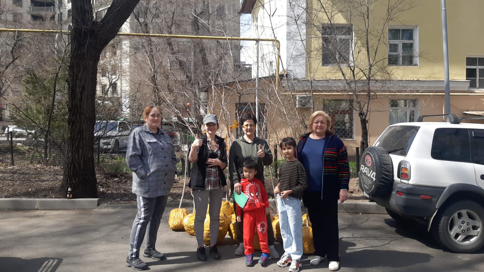 В Алматы жителям раздадут 2400 саженцев в рамках акции "Зеленый двор"