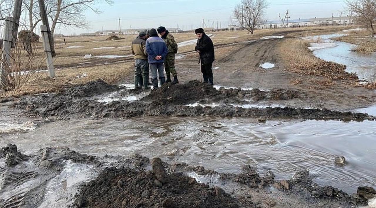 Есть ли наводнение в казахстане. Талые воды. Паводок. Наводнение в Казахстане 2022. Половодье в Казахстане 2022.