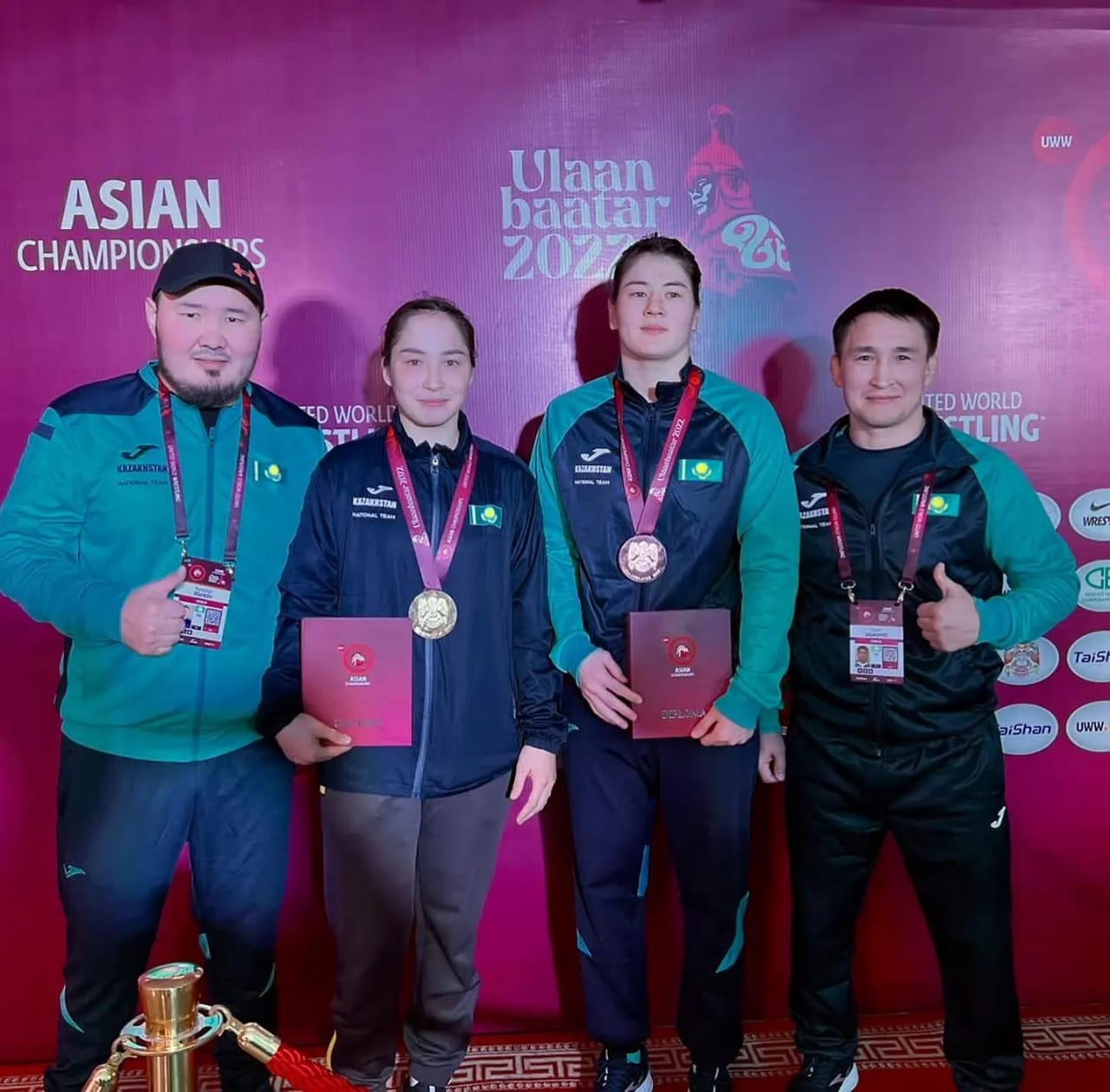 Столичные спортсменки Бакбергеновы стали чемпионками Азии по женской борьбе