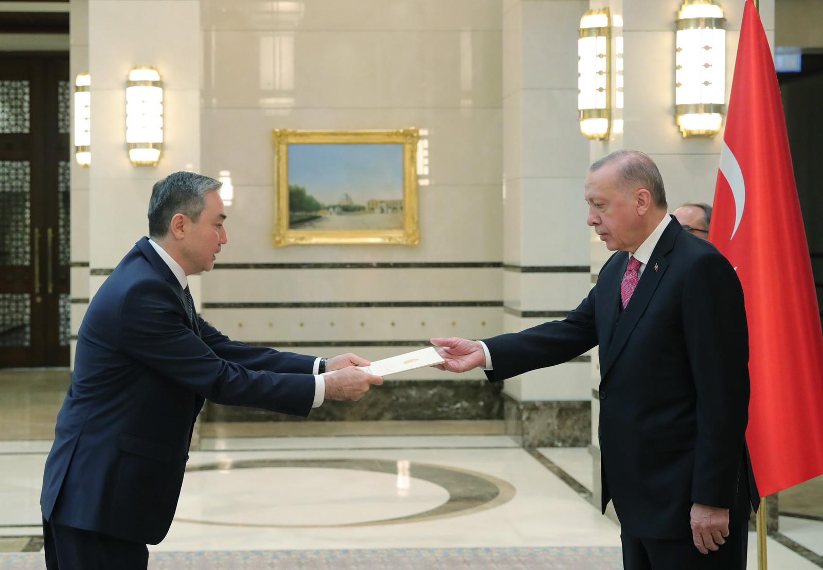 Посол Казахстана вручил верительные грамоты Президенту Турции