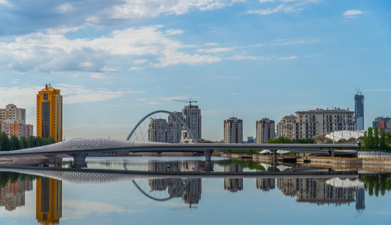 Фотозоны, выступления, шахматы: в течение лета на столичной набережной реализуют проект «Creative Summer»