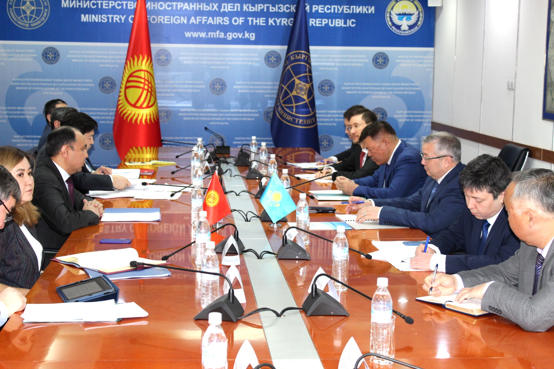 О межмидовских консультациях между Казахстаном и Кыргызстаном   