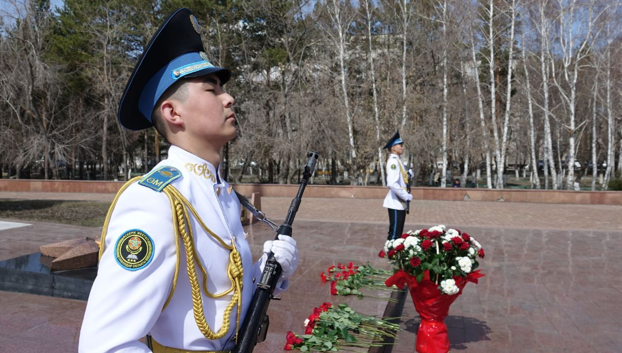 Новости сегодня 7 мая. 7 Мая Казахстан. 7 Мая РК праздник. День Вооруженных сил Казахстана. День защитника Отечества Казахстан.